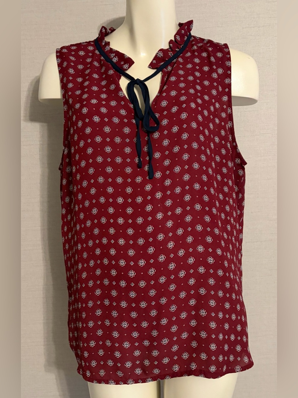 Women’s Size XL Alice Blue Sleeveless Printed Top